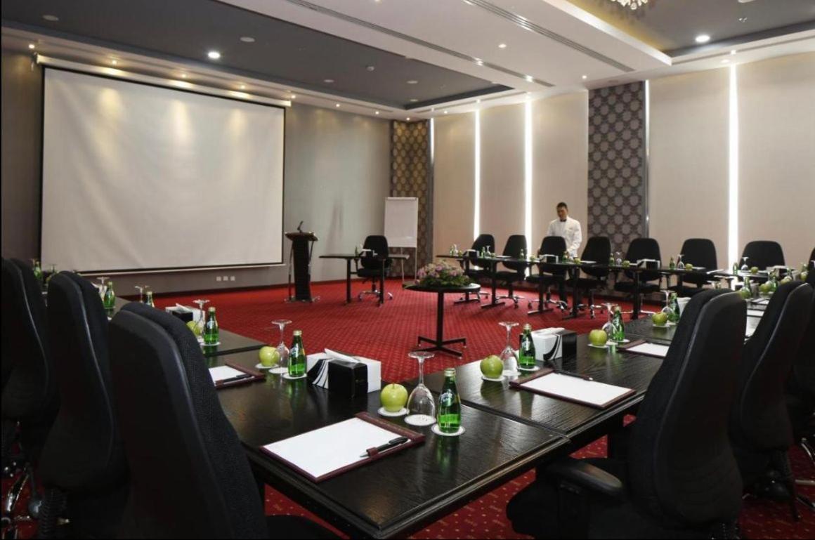 Warwick Al Jubail Hotel Екстериор снимка