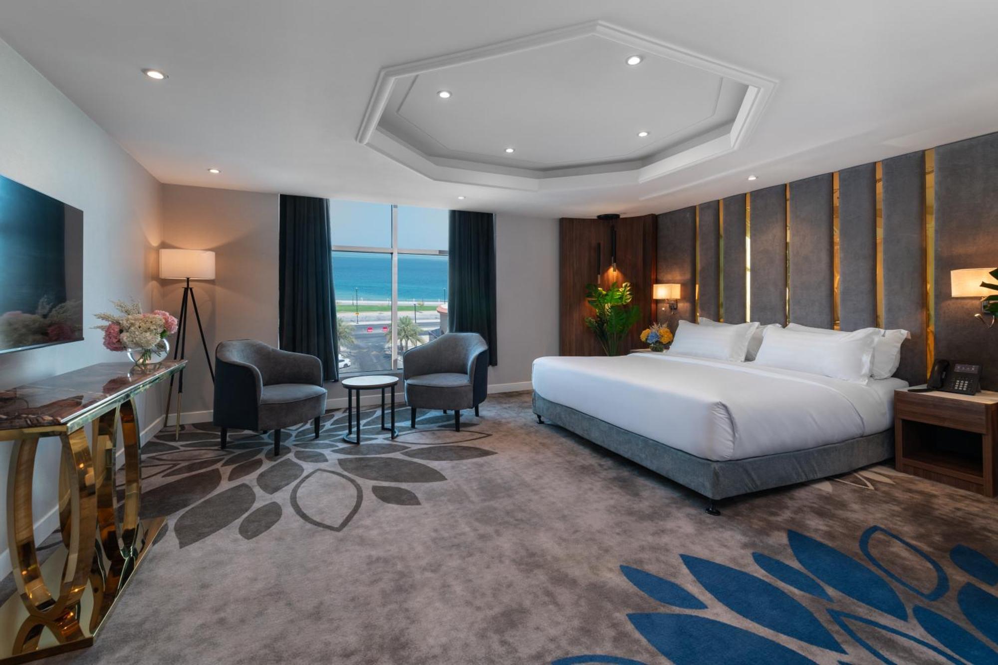 Warwick Al Jubail Hotel Екстериор снимка