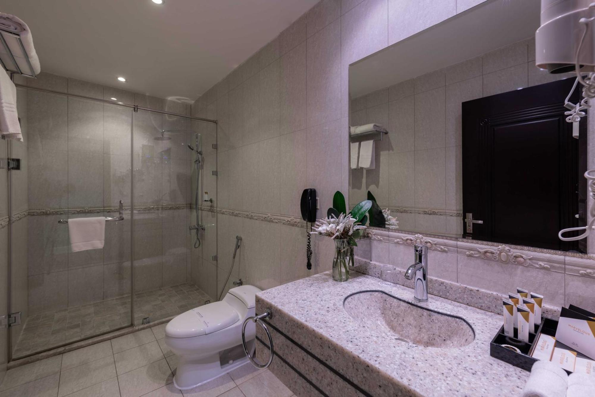 Warwick Al Jubail Hotel Екстериор снимка
