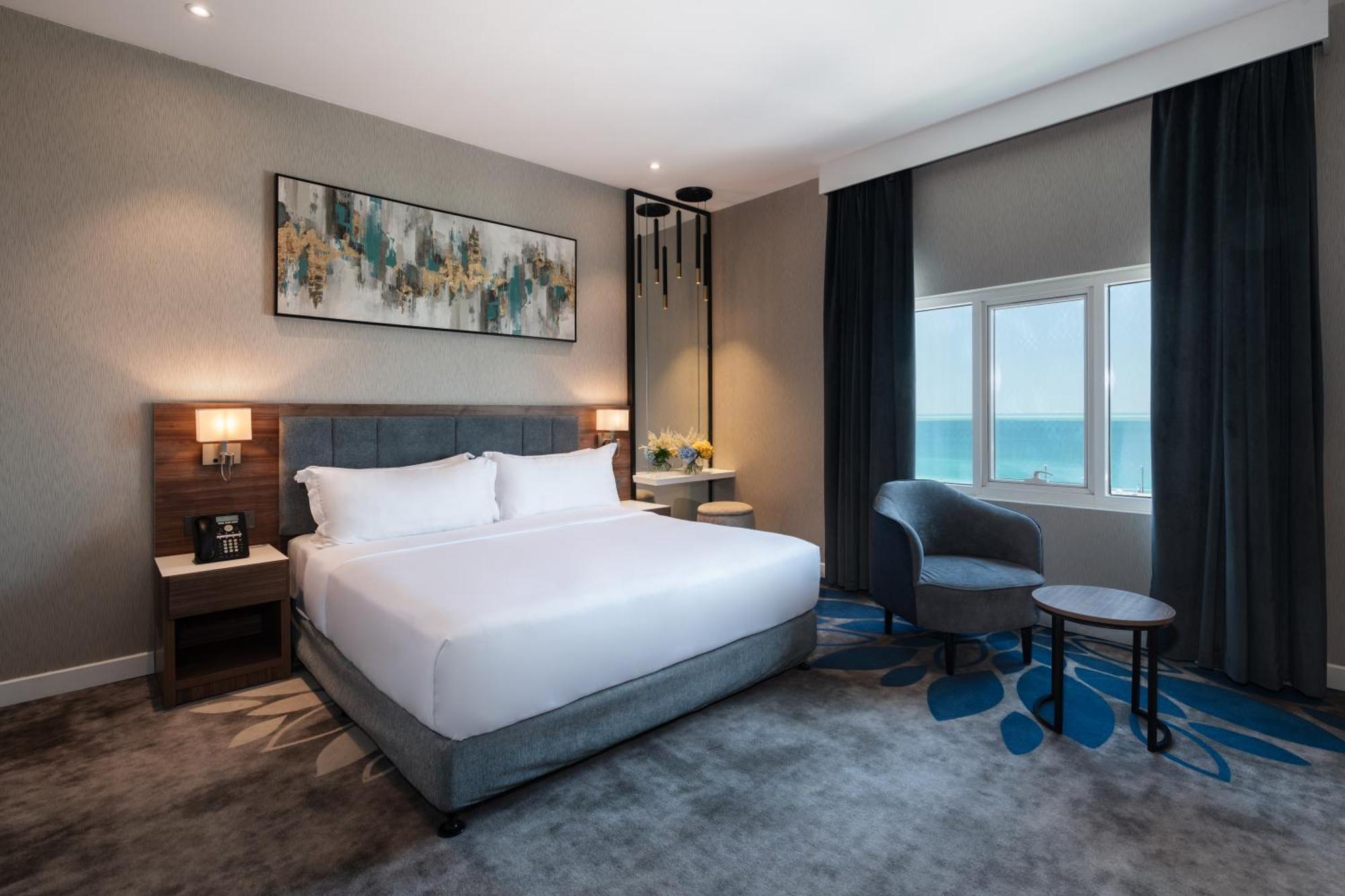 Warwick Al Jubail Hotel Екстериор снимка